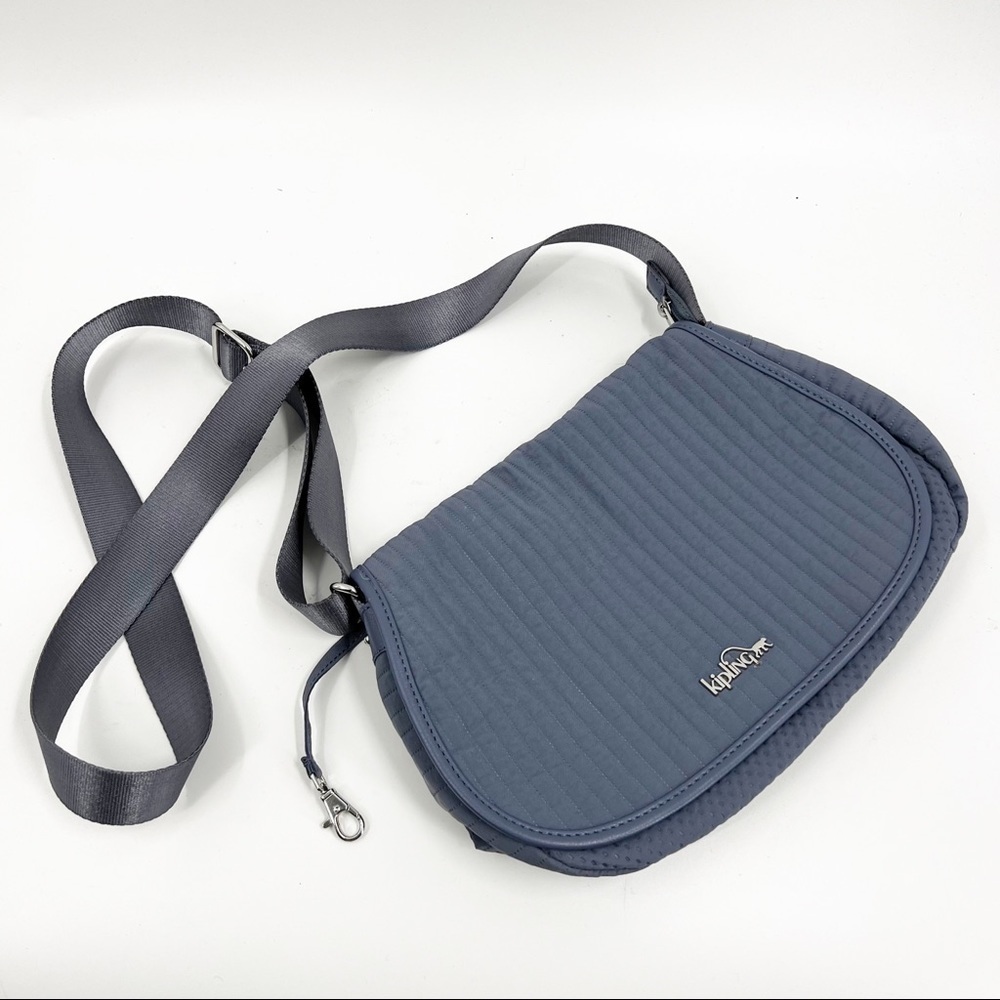 ✅ Kipling Blue Ribbed Crossbody.